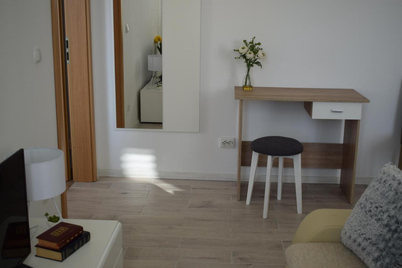 Ferienwohnung Optimist Makarska Town Center Exterior foto
